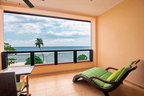 DoubleTree by Hilton Seychelles - Allamanda Resort & Spa
