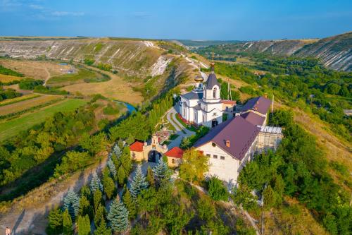 Moldavsko - medzi vinicami a históriou