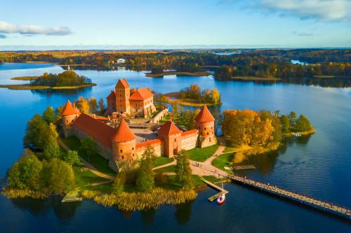 Barokový Vilnius a ostrovný hrad Trakai