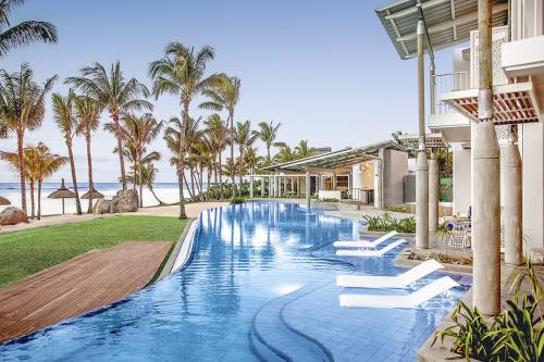 Victoria for 2 Beachcomber Resort & Spa