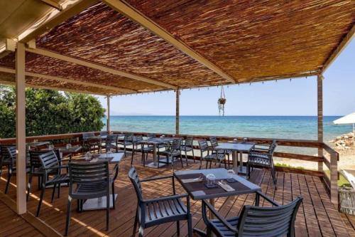 Golden Coast snack bar