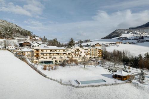 Mirabell Alpine Garden Resort