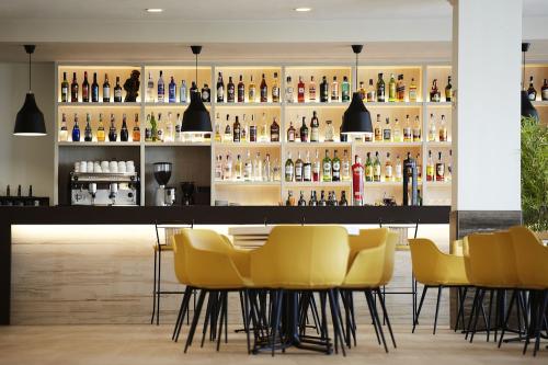 Hotel Las Arenas Affiliated by Meliá