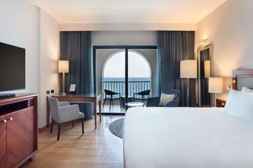 Dvojlôžková posteľ