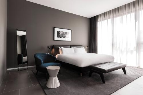 Izba s dvojlôžkovou posteľou