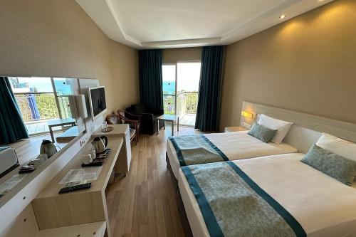 Riviera Hotel & Spa