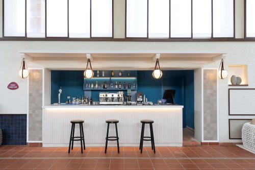 bar