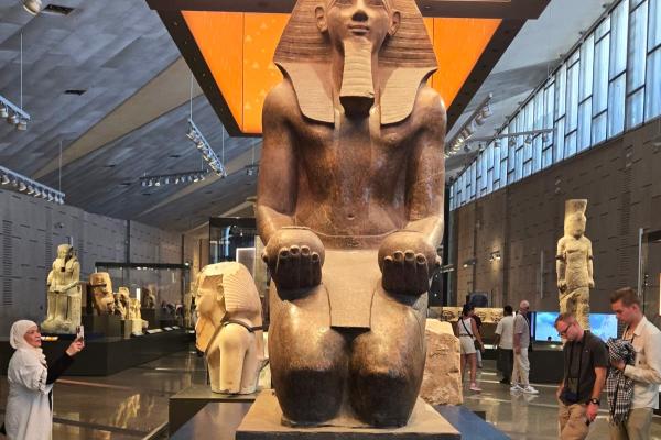 Veľké egyptské múzeum v Gíze: sprievodca po najväčších pokladoch starovekého Egypta