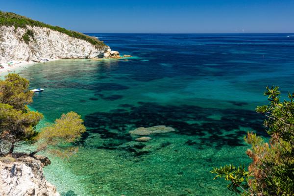 Toskánsky ostrov strážiaci Napoleonove tajomstvá je pokladom pre cestovateľov, ktorí hľadajú neznáme. Čo všetko sa tam skrýva?