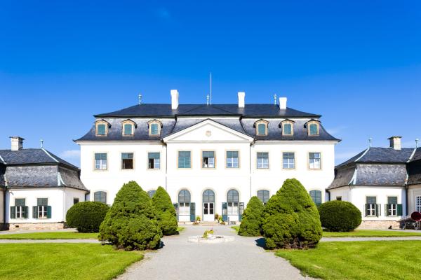 Hrady a zámky strednej Moravy