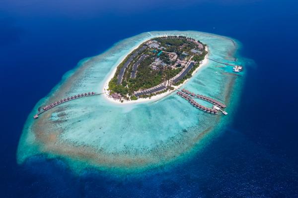 Hotel Furaveri Island Resort & Spa