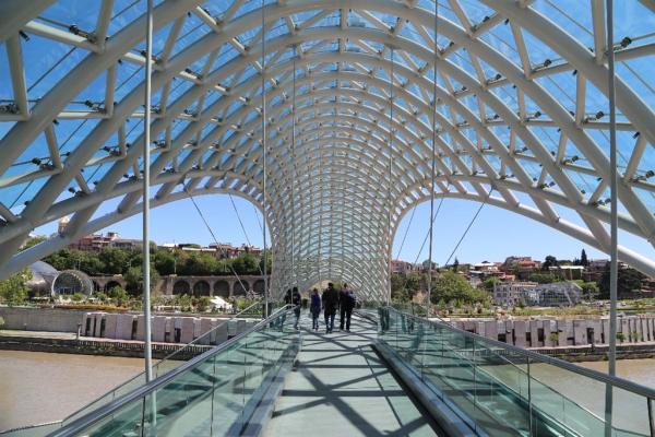 Pohľad na most mieru