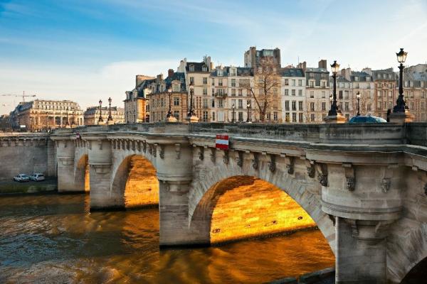 Pont neuf, Ile de la Cite, Paris
