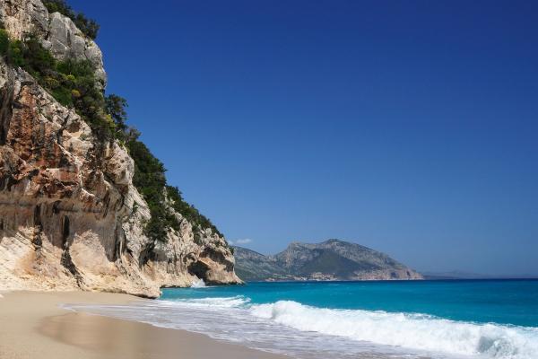 Sardínia s pobytom pri mori