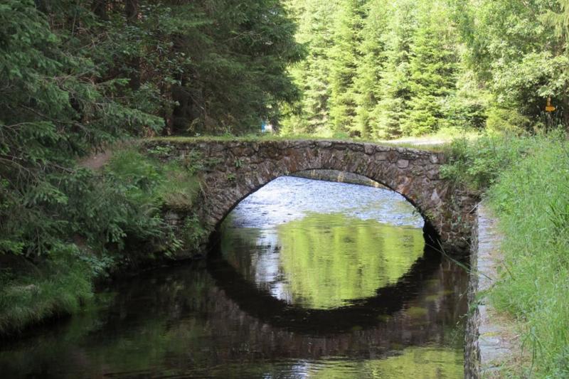Mostík nad riekov