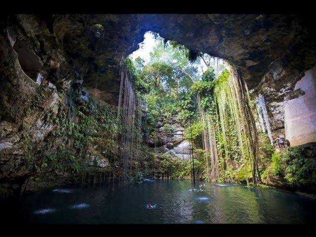 Chichen Itza - Cenote - Vallaloid