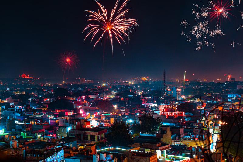 Vysvietené mesto počas sviatku Diwali - Rajasthan, India