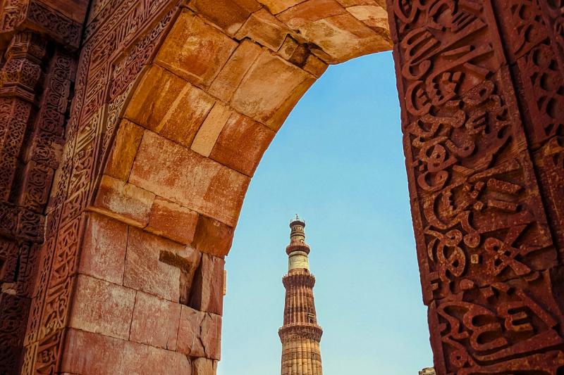 Qutub Minar - minaret v Novom Dillí.
