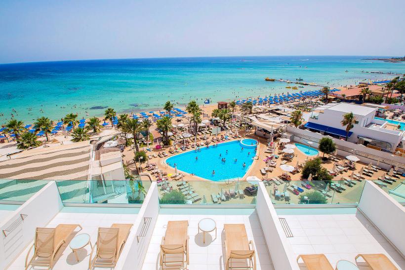 Hotel Vrissaki Beach pri pláži v Protaras.