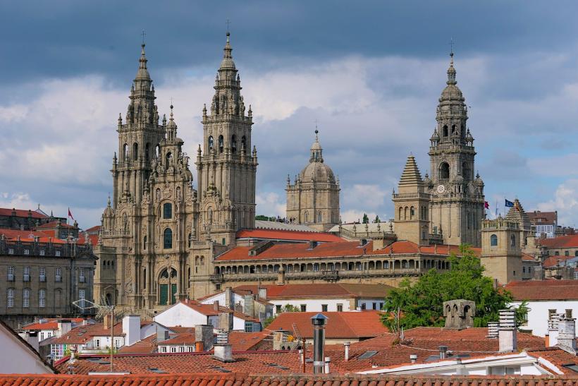 Strechy a katedrála sv. Jakuba v Santiago de Compostela.