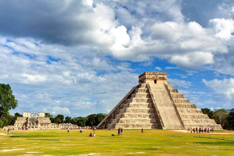Pyramída v Chichén Itzá v Mexiku.