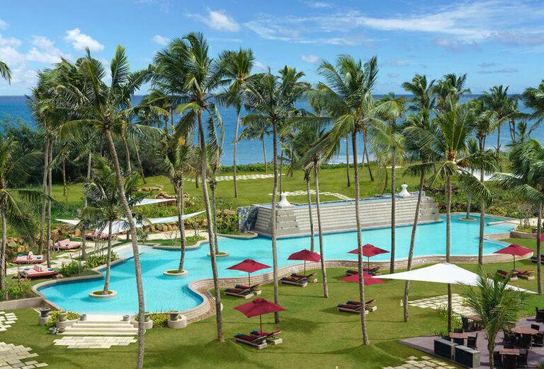 Bazén a záhrada hotela Shangri-La´s Hambantota na Srí Lanke