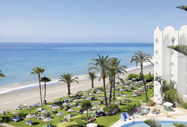 Pláž hotela Mövenpick Resort al Marjan Island