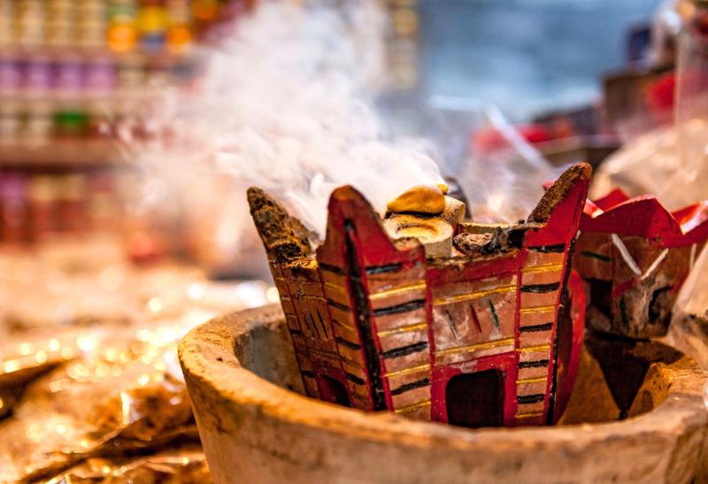 Vzácne kadidlo rozvoniava všade v Ománe.