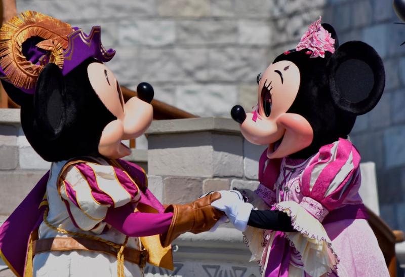Mickey Mouse a Mini v Disneylande.