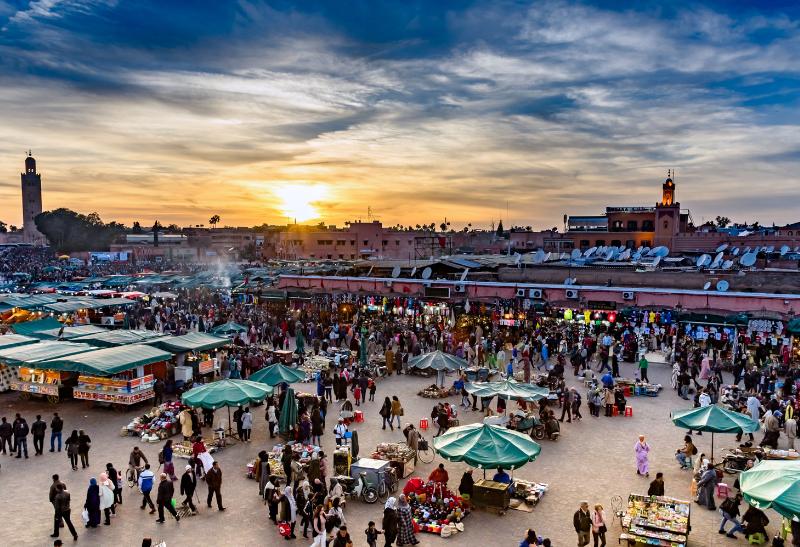 Námestie Djema El Fna v Maroku.