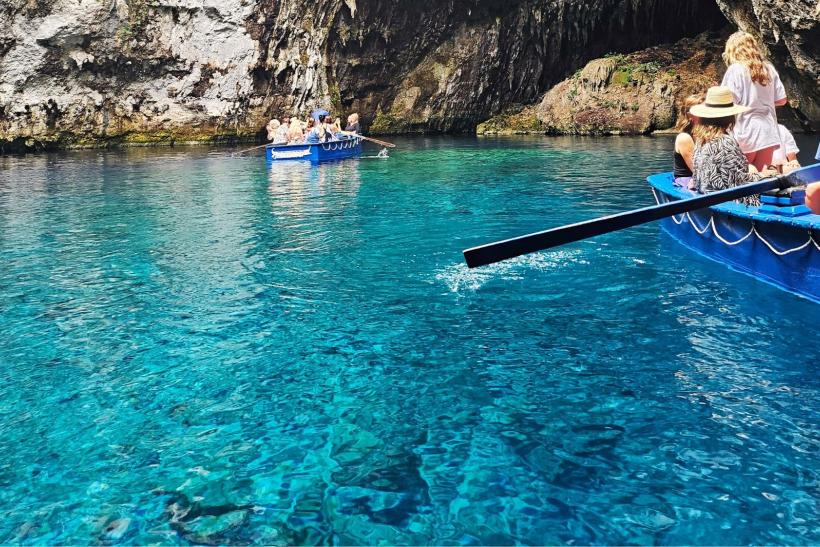 Krásna jaskyňa Melissani, Kefalónia.