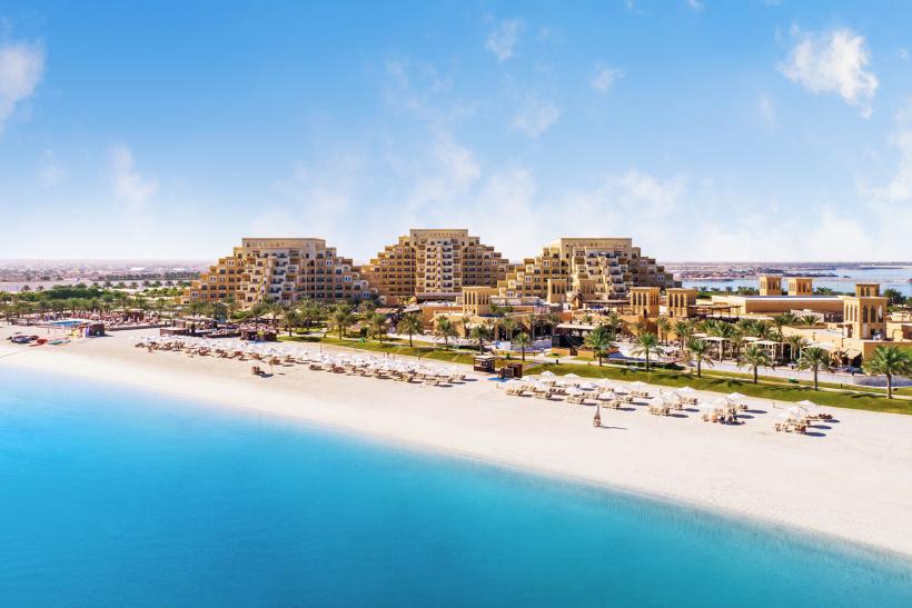 Areál hotela Rixos Bab Al Bahr.