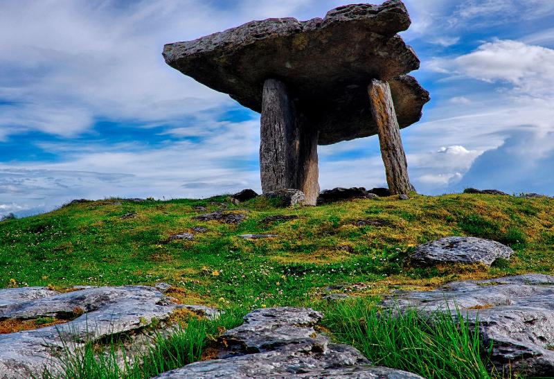 Skalné megality v regióne Burren v Írsku.