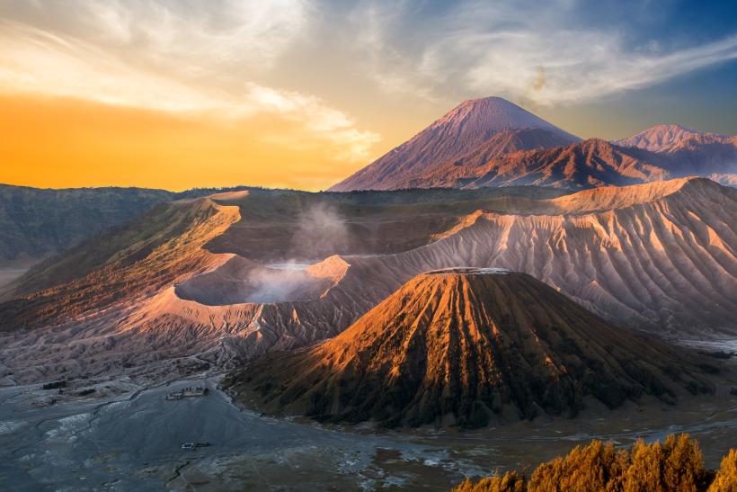 Sopečné masívy - Mount Bromo na Jáve.