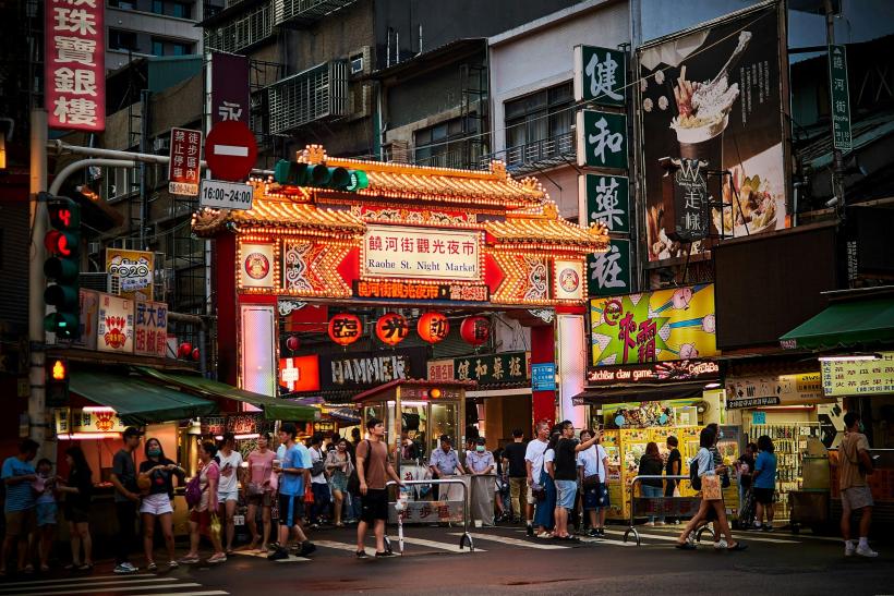 Nočný trh Raohe v Taipei.