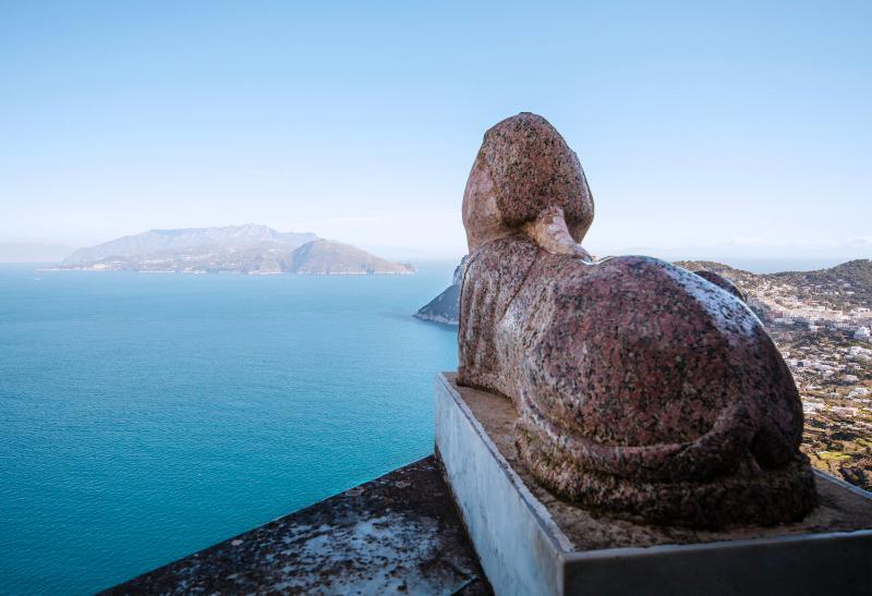 Sfinga, pobrežie Capri.
