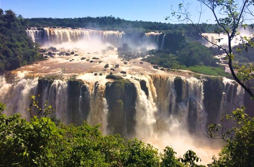 Vodopády Iguazú a okolitý dažďový prales. Argentína.