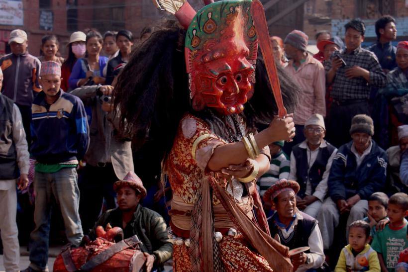 Tanečné predstavenie Mahakali v časti Bhaktapur Durbar Square. Nepál