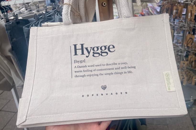 Názov Hygge v Kodani.