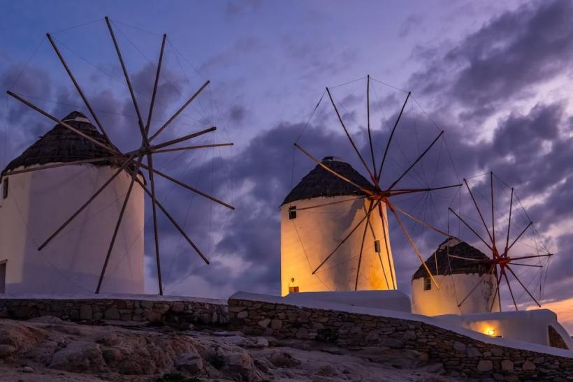 Ikonické mlyny na ostrove Mykonos