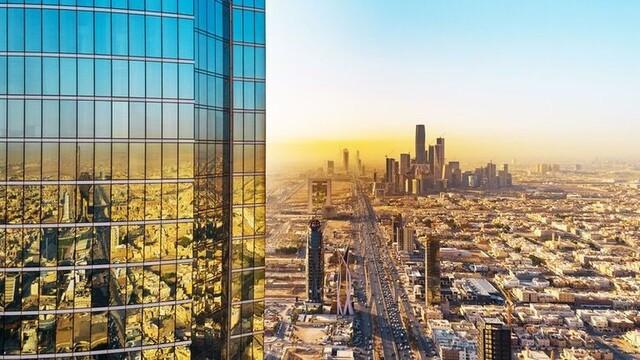 Moderný Rijád s mrakodrapmi. Saudská Arábia.