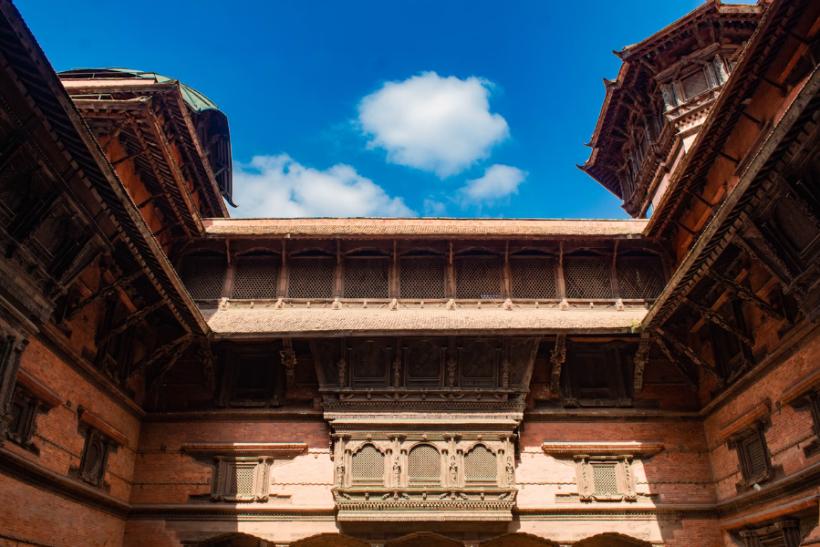 Historická budova s umeleckou výzdobou. Káthamandú. Nepál