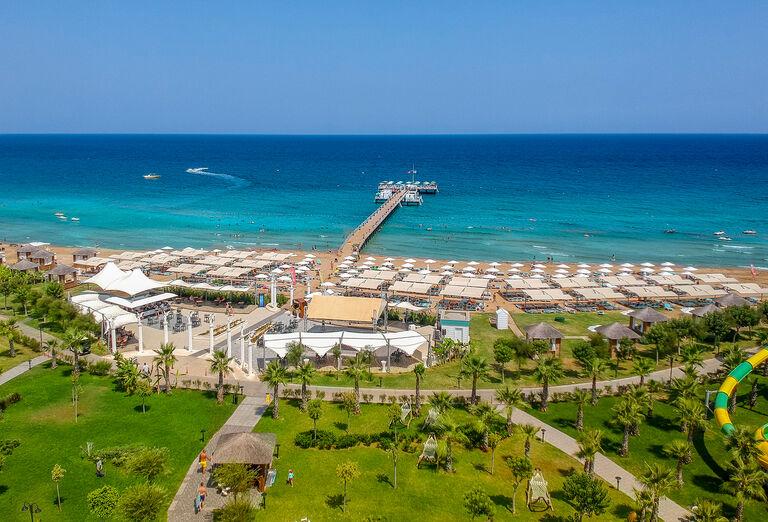 Obľúbený hotel Limak s krásnou plážou na Severnom Cypre.