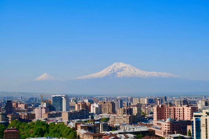 Jerevan a vrch Ararat
