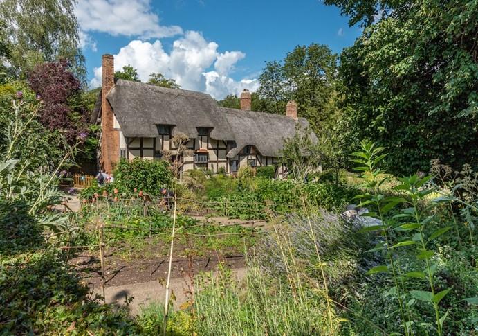 Anne Hathaways Cottage.