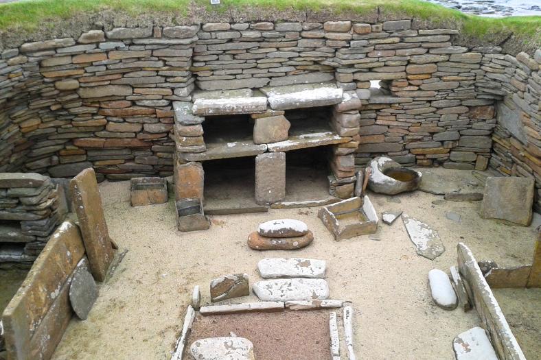 Neolitické sídlisko Skara Brae. Škótsko.