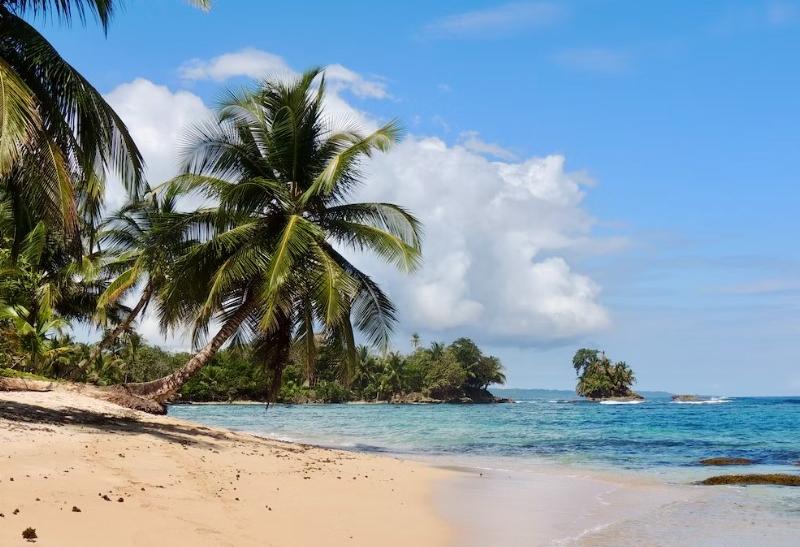 Zátoka a pláž v Bocas del Toro