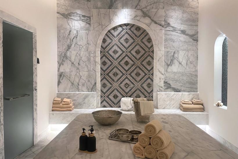 Hotelové spa v Sakhre pre hammam.