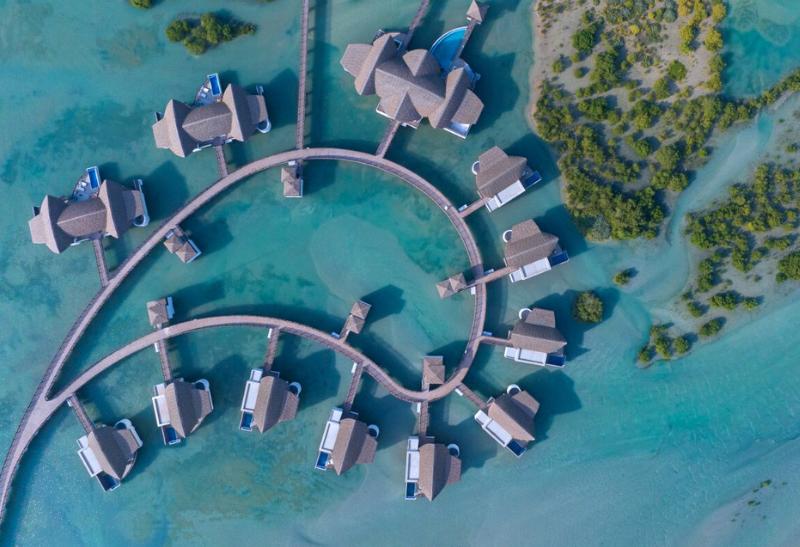Ubytovanie v luxusných vilkách priamo na pláži v hoteli Anantara Mina Al Arab v Ras Al Khaimah
