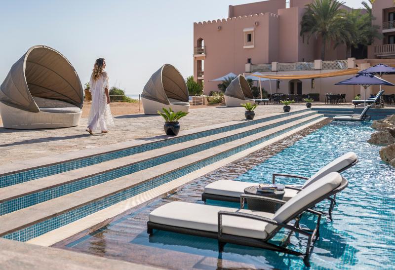 Hotel Shangri-la Al Husn a bazén.